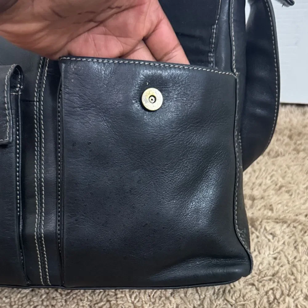 Naturalizer Soft Black Leather Shoulder Bag Contrasting Stitch Organizing Pocket